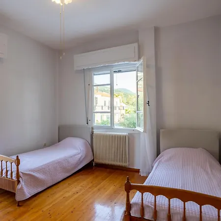 Messinian Seaside 度假居 *