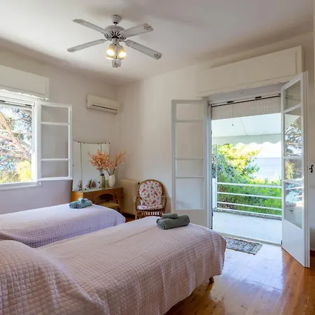 Messinian Seaside 卡拉马塔